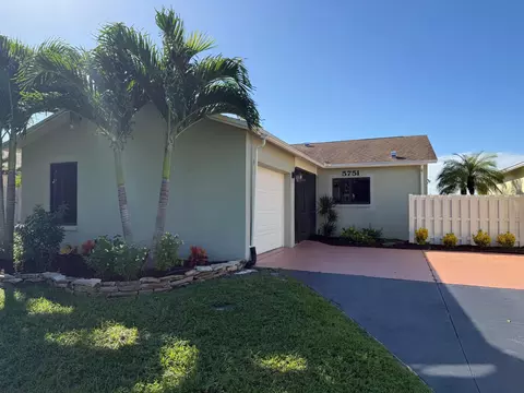 5751 Mirror Lakes Blvd, Boynton Beach, FL 33472