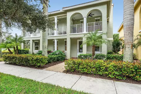 1056 Community Dr, Jupiter, FL 33458