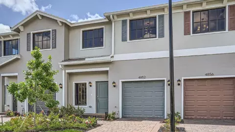 4841 Dillion St, Lake Worth, FL 33463