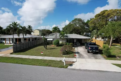 910 SE 3rd Ave, Delray Beach, FL 33483