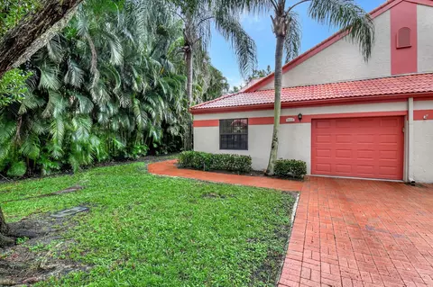 7512 Lexington Club Blvd #A, Delray Beach, FL 33446