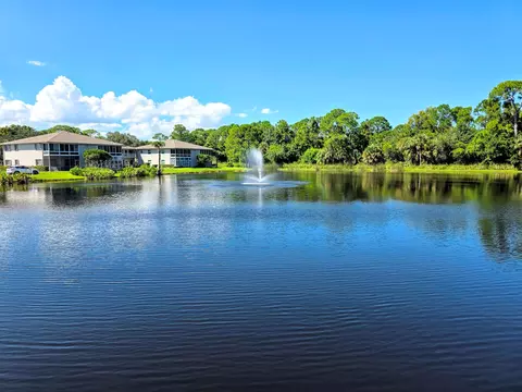 4 Lake Vista Trl #202, Port Saint Lucie, FL 34952