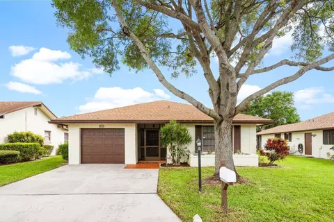 6369 Lakemont Cir, Greenacres, FL 33463