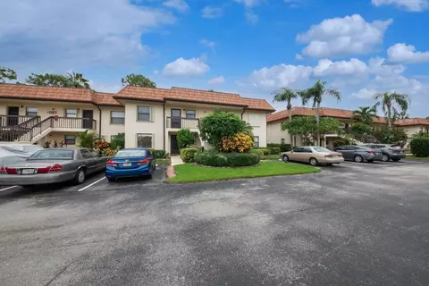 7118 Golf Colony Ct #105, Lake Worth, FL 33467