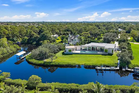 8309 SE Rivers Edge St, Jupiter, FL 33458
