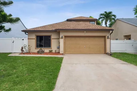 80 Tara Lakes Dr W, Boynton Beach, FL 33436
