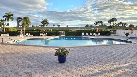 2568 Dudley Dr E #G, West Palm Beach, FL 33415