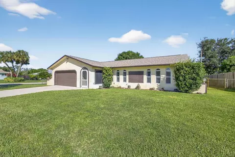 142 W Palmetto Rd, Lake Worth, FL 33467