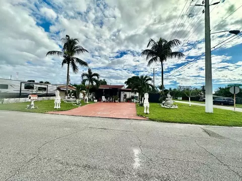 2931 Scanlan Ave, Lake Worth, FL 33461