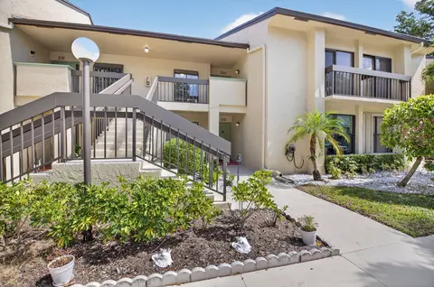 5055 Oak Hill Ln #222, Delray Beach, FL 33484