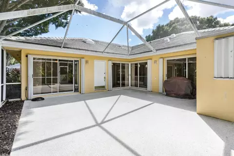2901 Lakemont Ct, Palm Beach Gardens, FL 33403