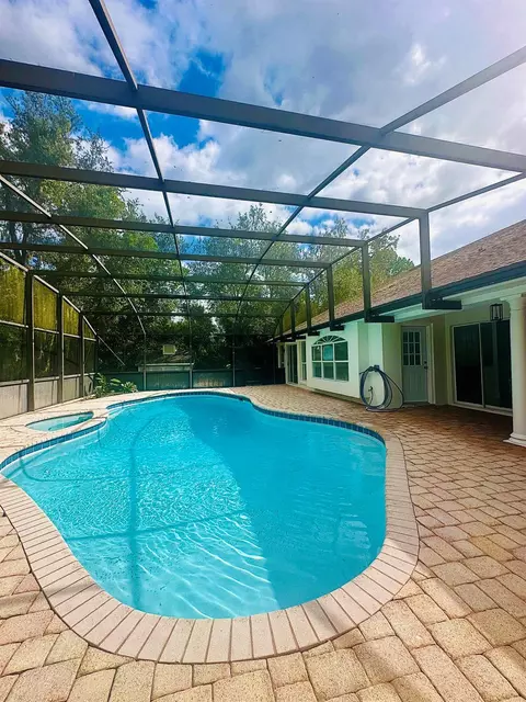 2120 Lakebreeze Way, Deltona, FL 32738