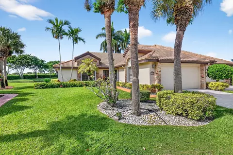 8225 Cassia Dr, Boynton Beach, FL 33472