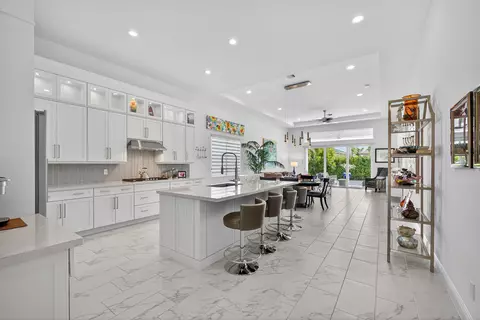 10050 Regency, Palm Beach Gardens, FL 33412