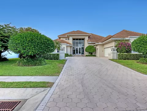 7207 Valencia, Boca Raton, FL 33433