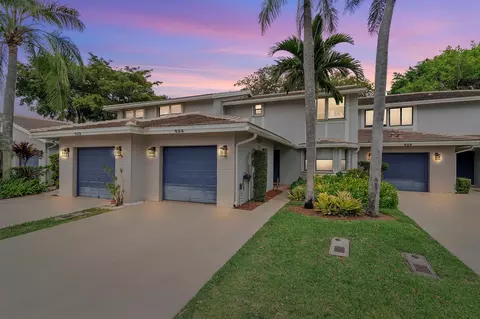624 N Deer Creek North Shore Dr N, Deerfield Beach, FL 33442