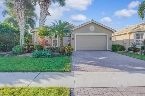 6808 Shamrock Trl, Boynton Beach, FL 33437