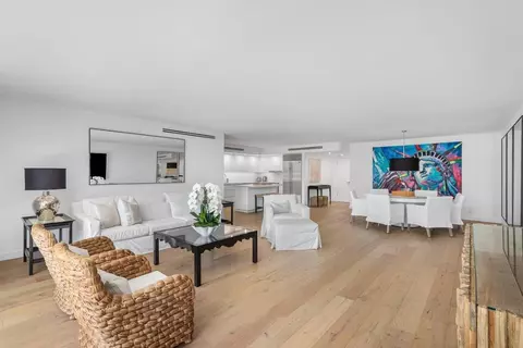 100 Worth Ave #220, Palm Beach, FL 33480