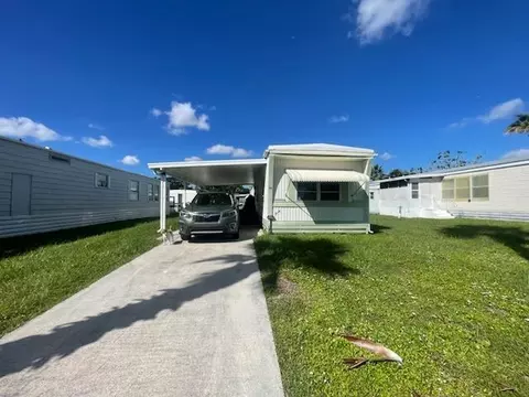 30 SE Flamenco Way, Port Saint Lucie, FL 34952