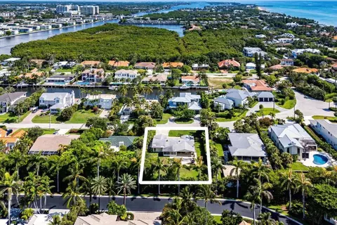 19 S Harbour Dr, Ocean Ridge, FL 33435