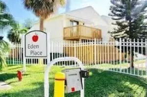 643 Executive Center Dr #Q-102, West Palm Beach, FL 33401