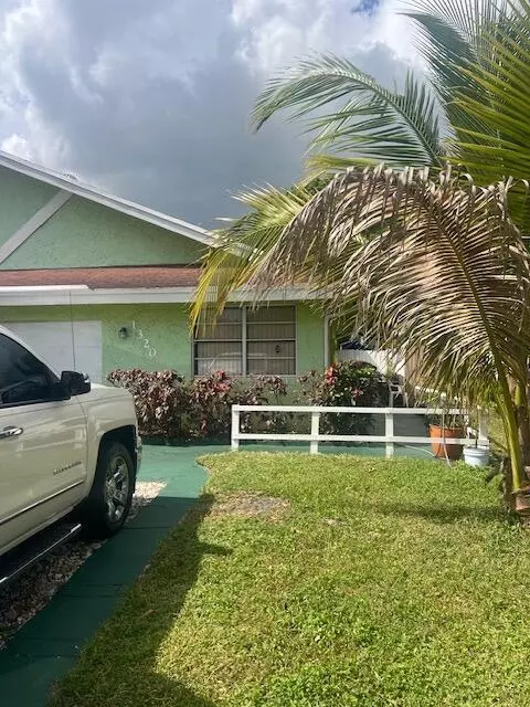 1320 SW 75th Ave N, North Lauderdale, FL 33068