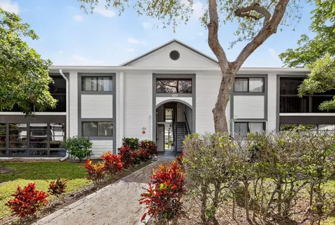 15453 Lakes Of Delray Blvd #207, Delray Beach, FL 33484
