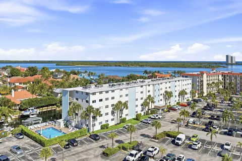 109 Paradise Harbour Blvd #415, North Palm Beach, FL 33408