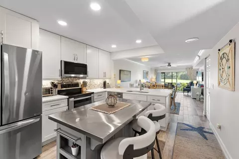 1201 Pinecrest #B, Jupiter, FL 33458