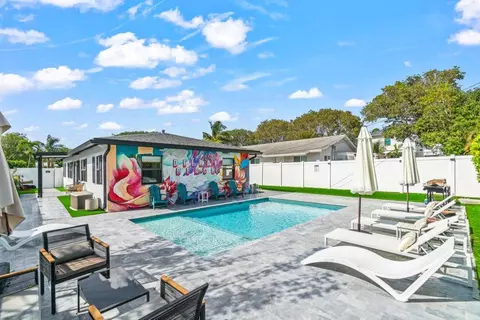 217 NE 11th St #217-219, Delray Beach, FL 33444