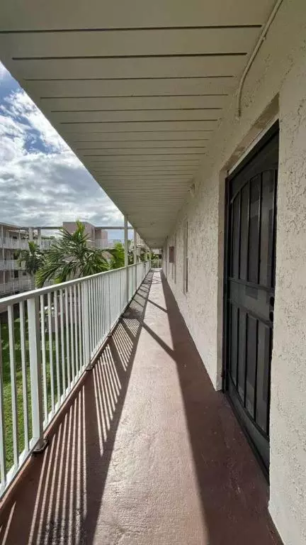 2800 NW 56th Ave #B306, Lauderhill, FL 33313