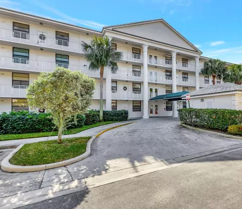 3516 Whitehall Dr #101, West Palm Beach, FL 33401