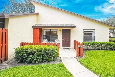 8020 SE Villa Cir, Hobe Sound, FL 33455
