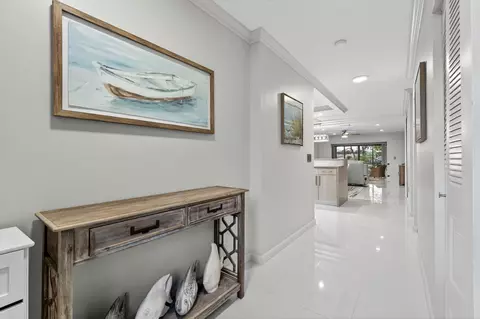 8450 Casa Del Lago #J, Boca Raton, FL 33433