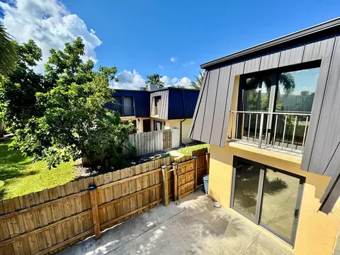 2362 Waterside Dr #2362, Lake Worth, FL 33461