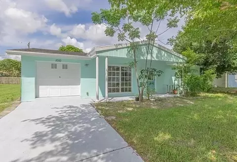1010 SEuclid Ln, Port Saint Lucie, FL 34983