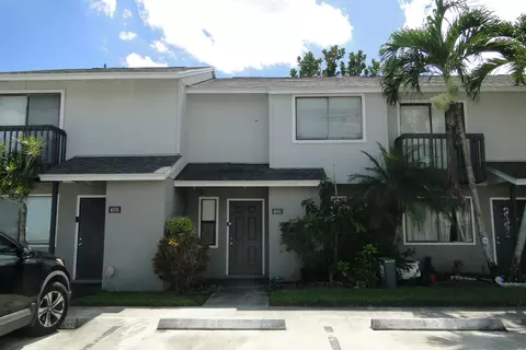 4605 Pier Dr, Greenacres, FL 33463