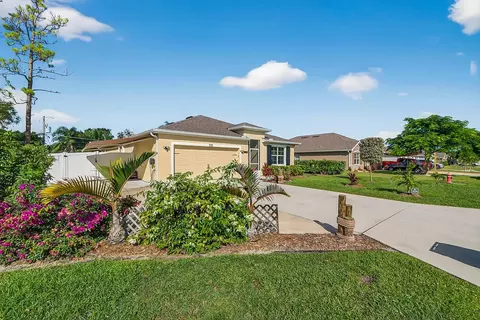105 Cardinal Dr, Sebastian, FL 32958