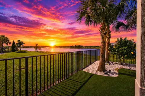 10033 Regency Way, Palm Beach Gardens, FL 33412