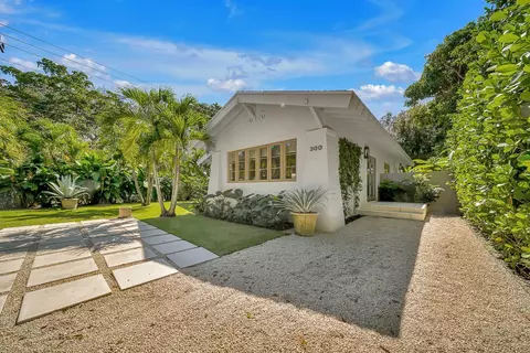 300 Barcelona, West Palm Beach, FL 33401