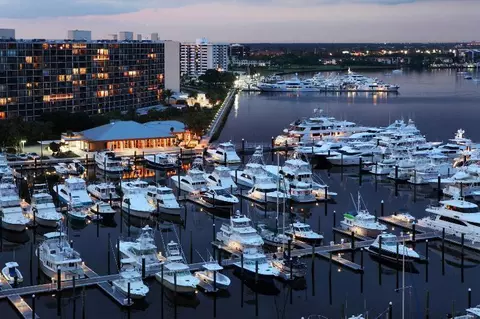 100 Lakeshore Dr #856, North Palm Beach, FL 33408