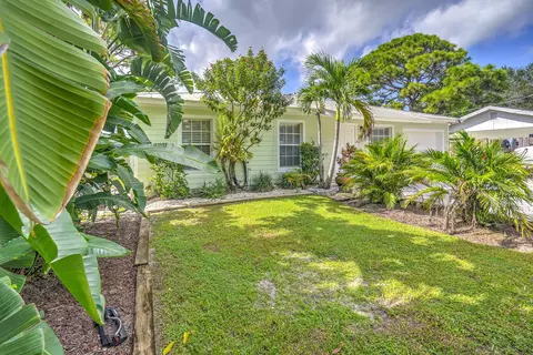 3419 W Lake Dr, Fort Pierce, FL 34982