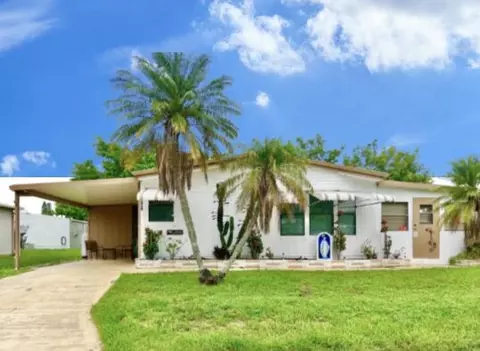 6226 S Joshua Ln, Lake Worth, FL 33462