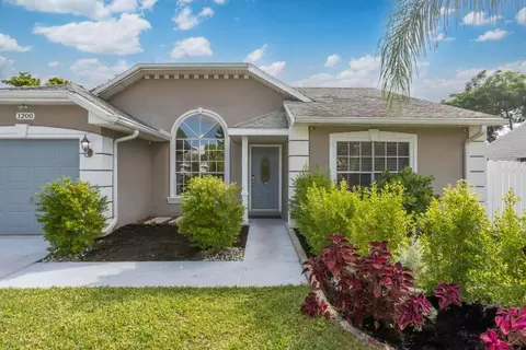 1200 Grandview Cir, Royal Palm Beach, FL 33411