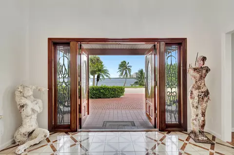 1141 Pine Point Rd, West Palm Beach, FL 33404