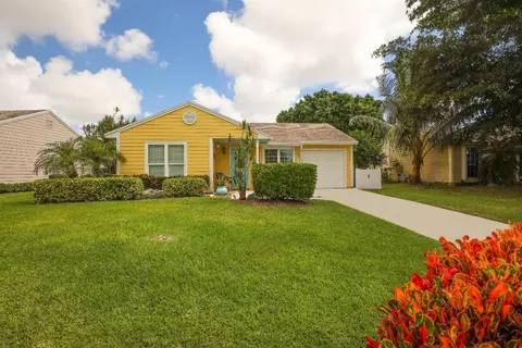 9201 Carma Dr, Boynton Beach, FL 33472