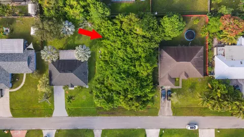 2220 SE Glover, Port St Lucie, FL 34984