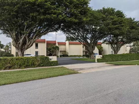 1707 Consulate #202, West Palm Beach, FL 33401