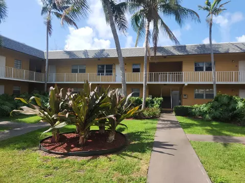 220 Croton Ave #206, Lantana, FL 33462
