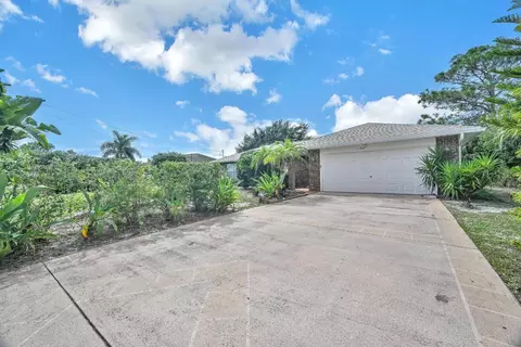 1170 SW Edinburgh Dr, Port Saint Lucie, FL 34953